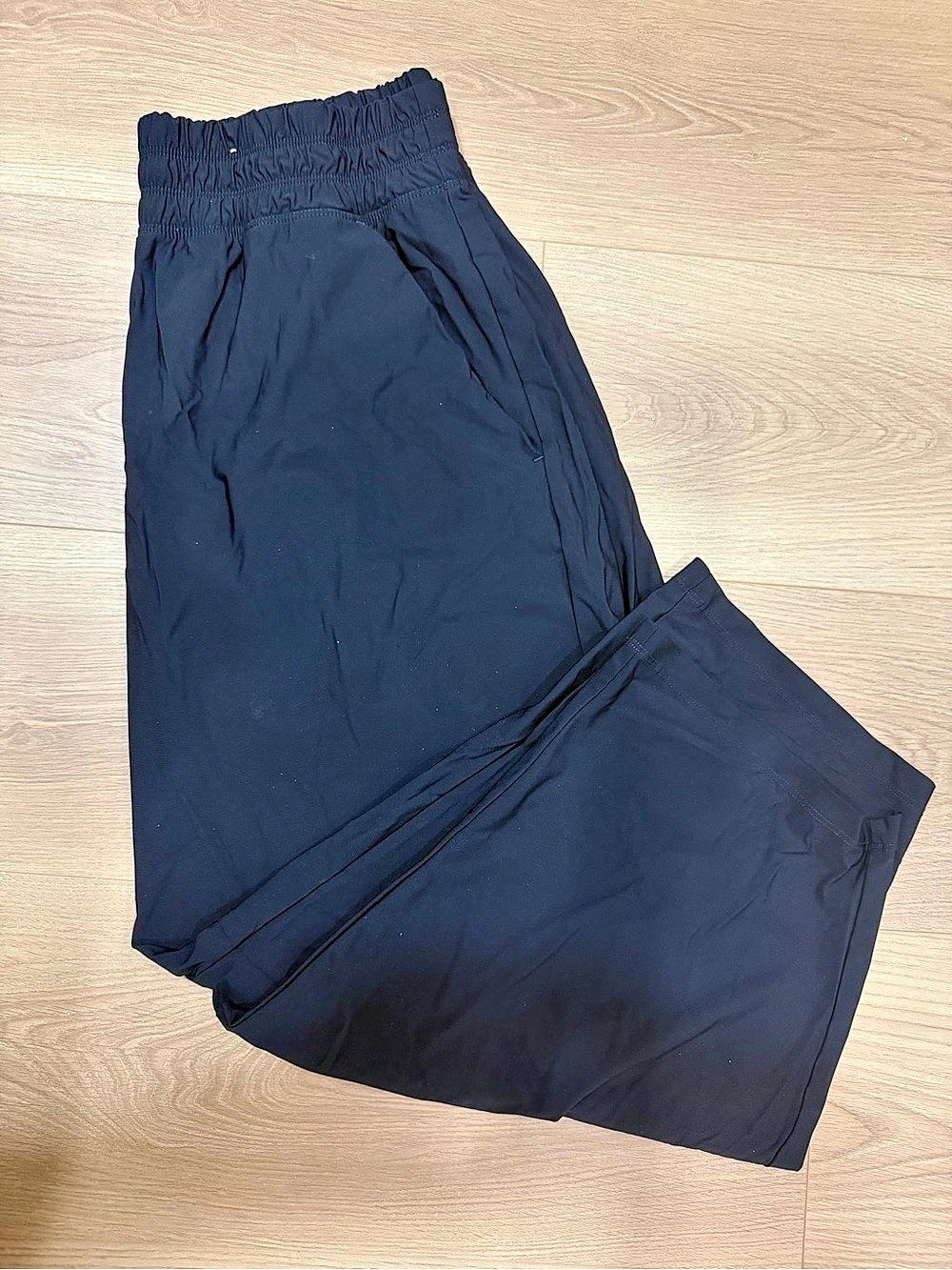 NWOT Old Navy Barrel Pants